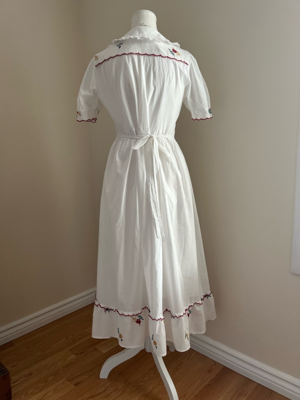 White Embroidered Cotton Midi Dress with Red Trim - Picture 5 of 8
